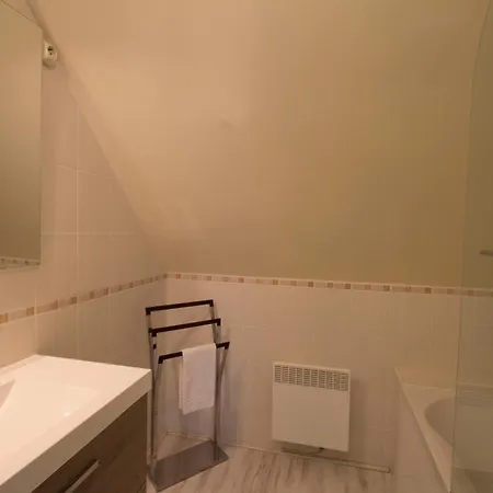 Couette-café Manoir D'hermos 3*